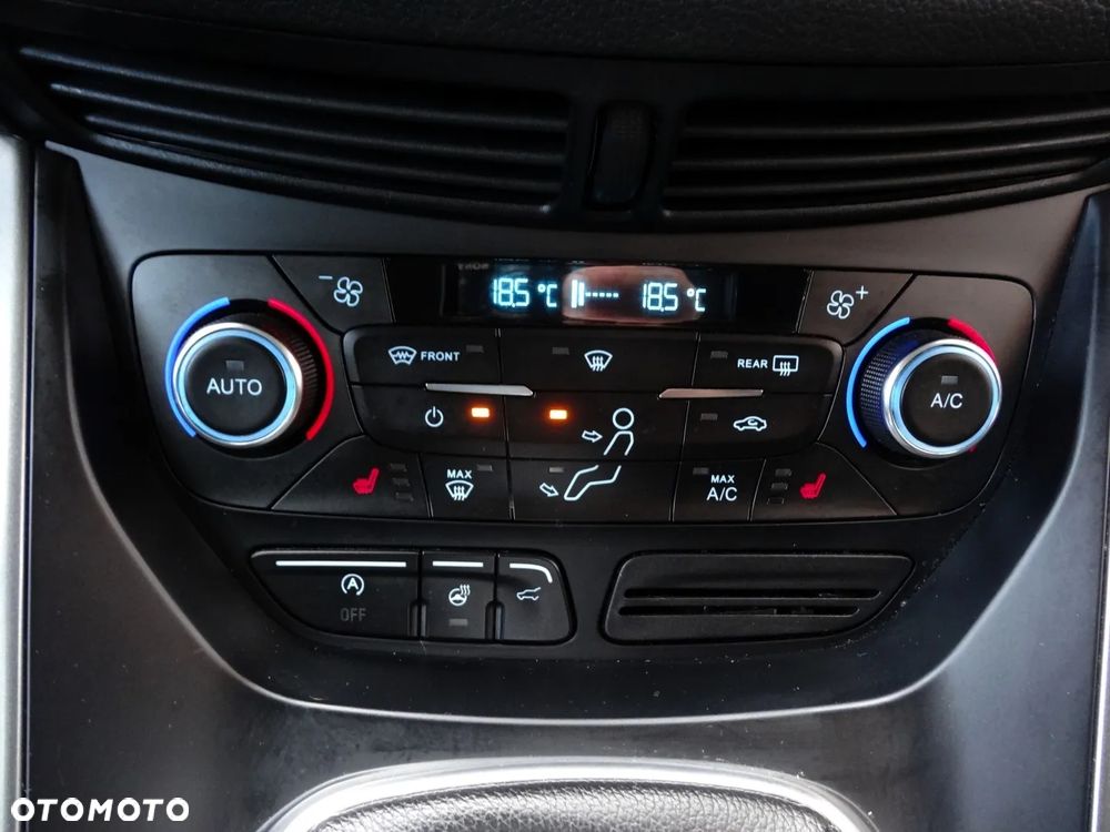 Ford Kuga 1.5 EcoBoost 2x4 Titanium - 29