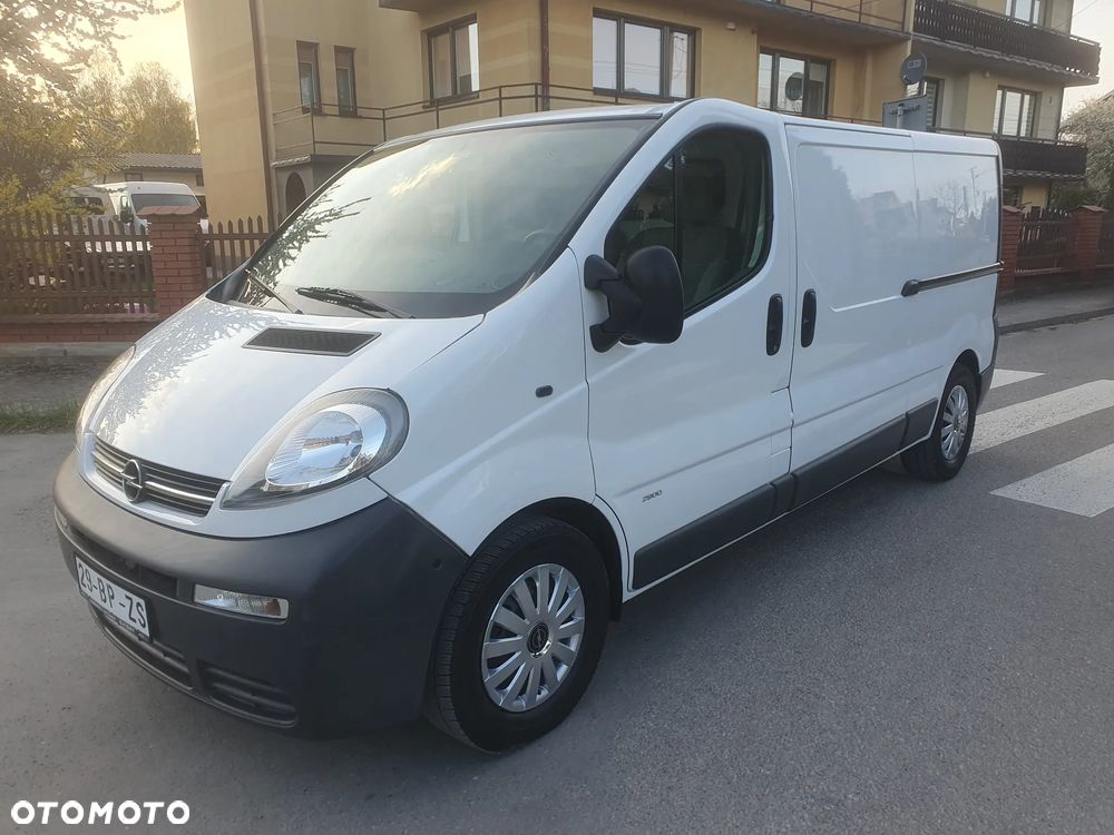 Opel Vivaro - 1