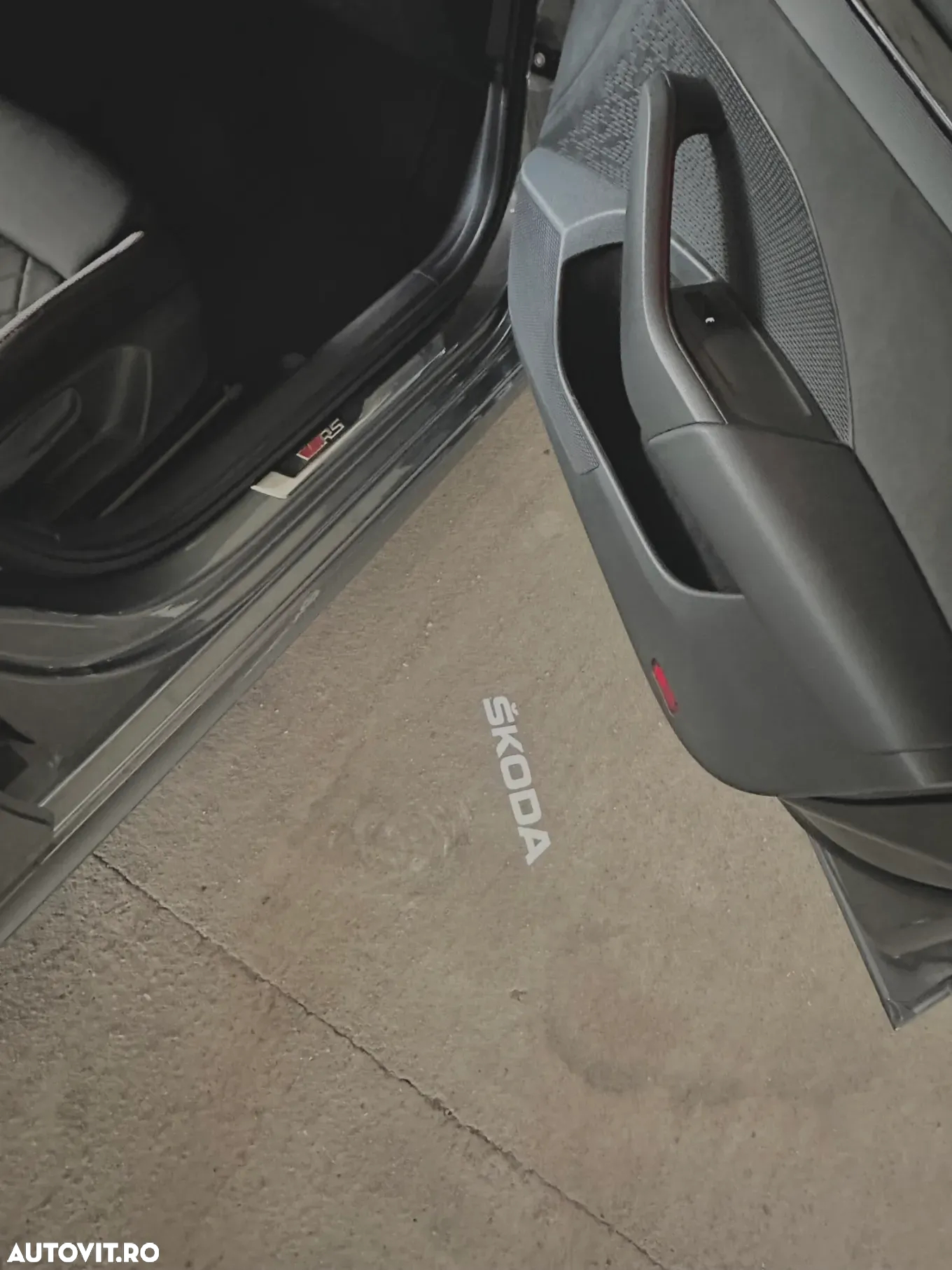 Skoda Octavia 2.0 TSI DSG RS - 10