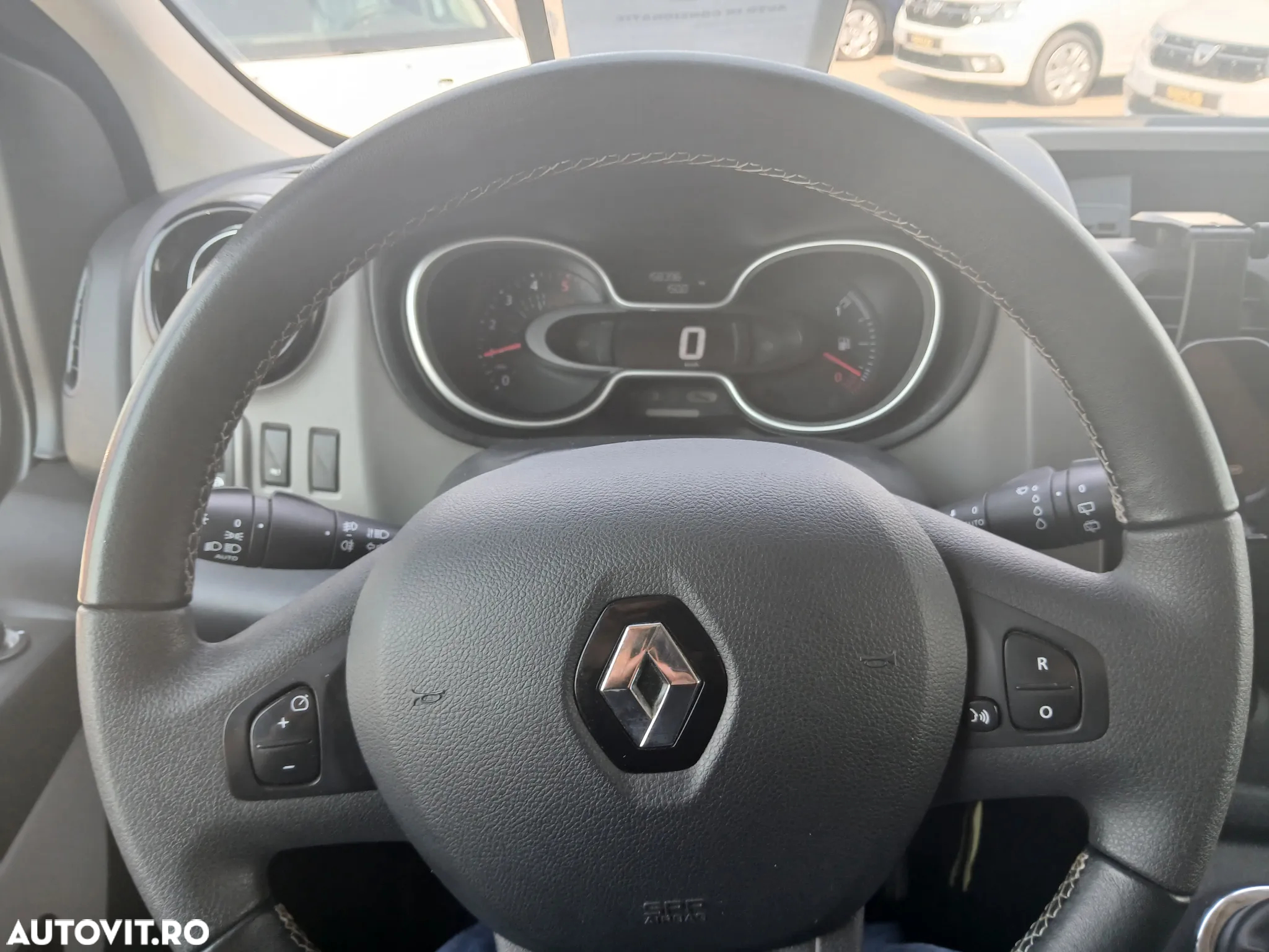 Renault Trafic Combi L2H1 1.6 dCi TT 145 7+1 Expression Plus - 7