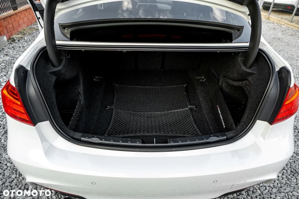 BMW Seria 3 320d xDrive M Sport - 15