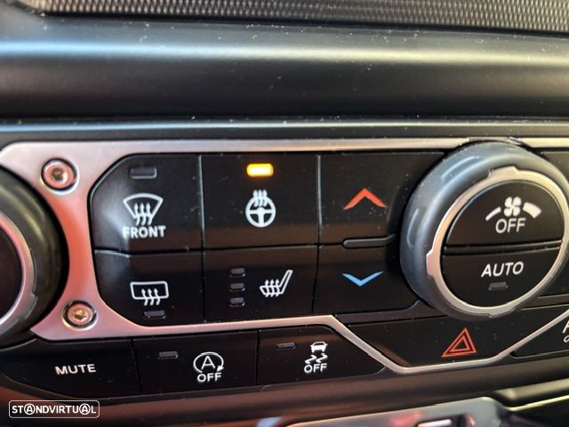 Jeep Wrangler - 32
