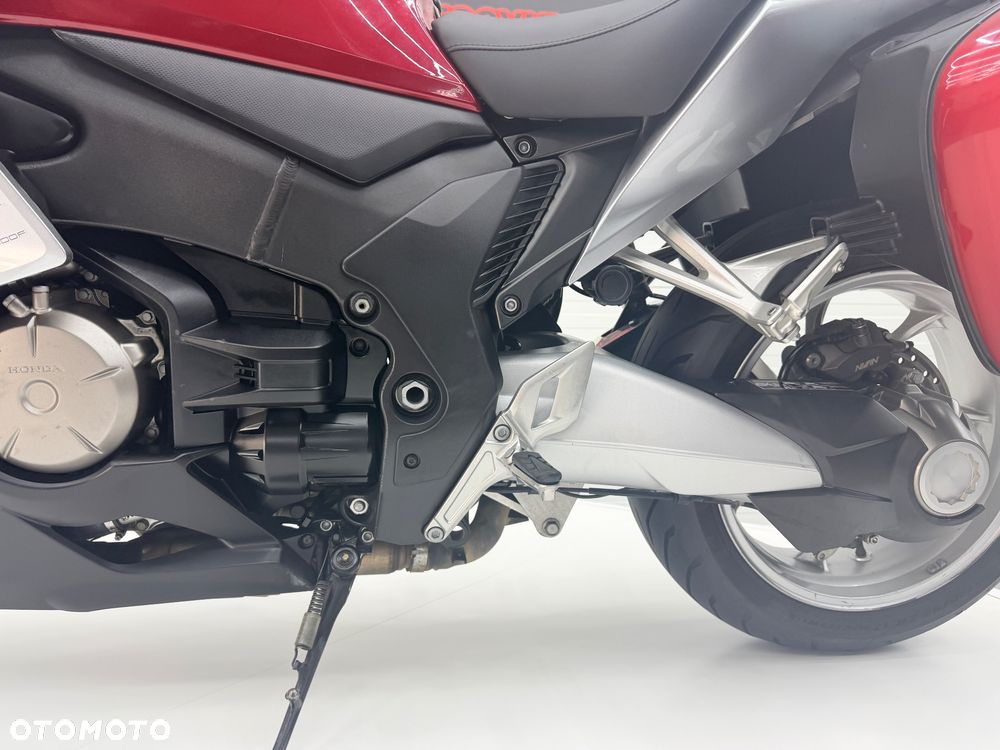 Honda VFR - 28