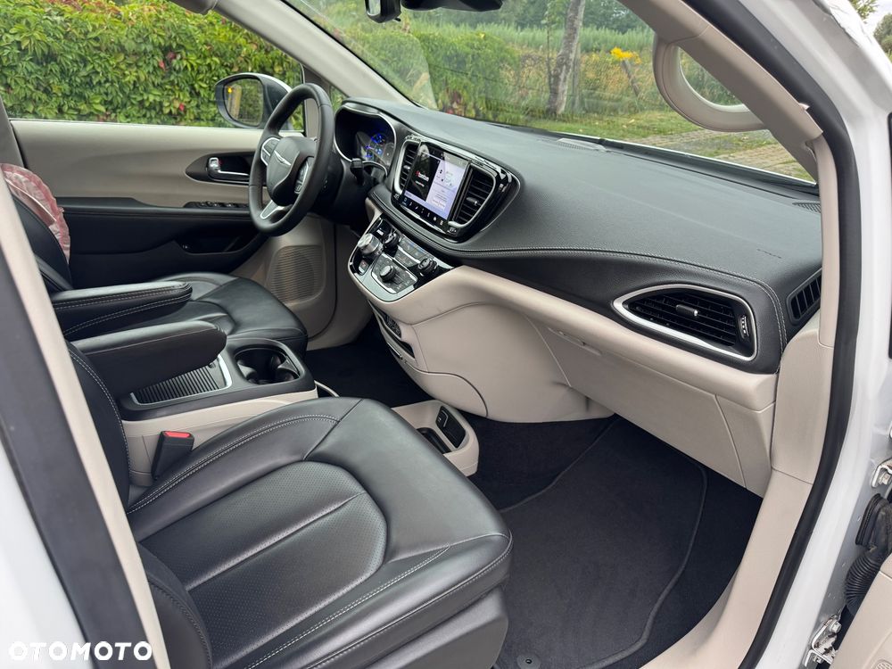 Chrysler Pacifica - 9