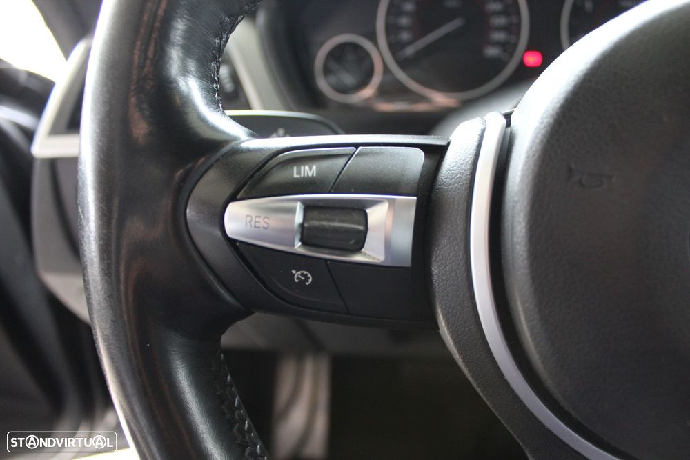 BMW 318 d Touring Pack M Shadow Auto - 8