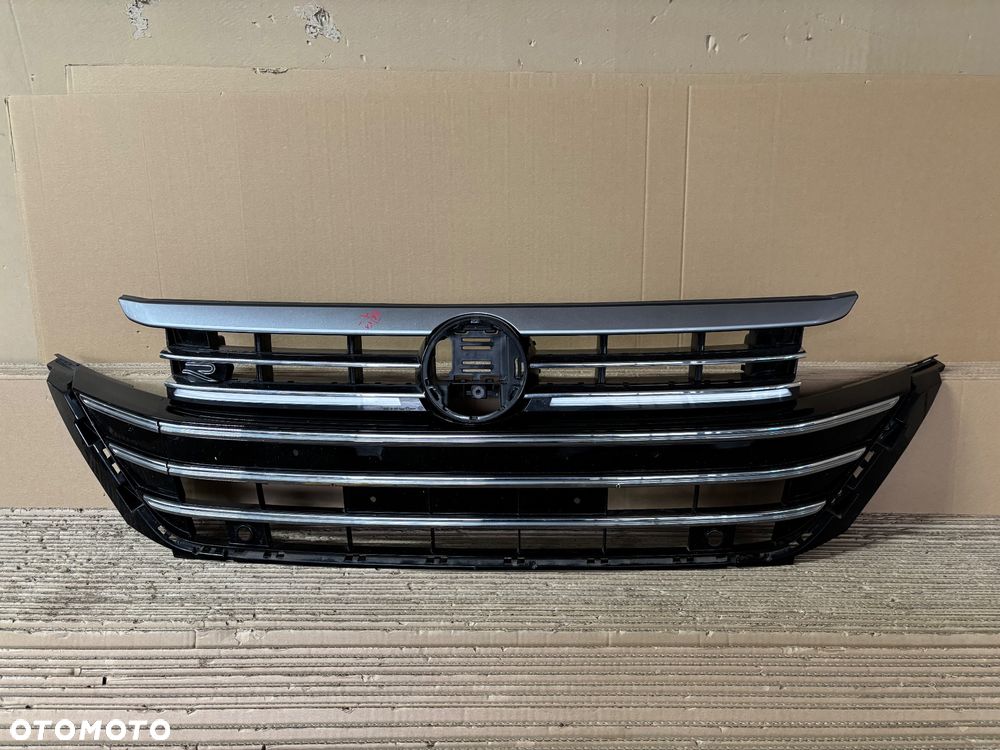 VW Arteon lift  R-Line Atrapa ,Grill - 1