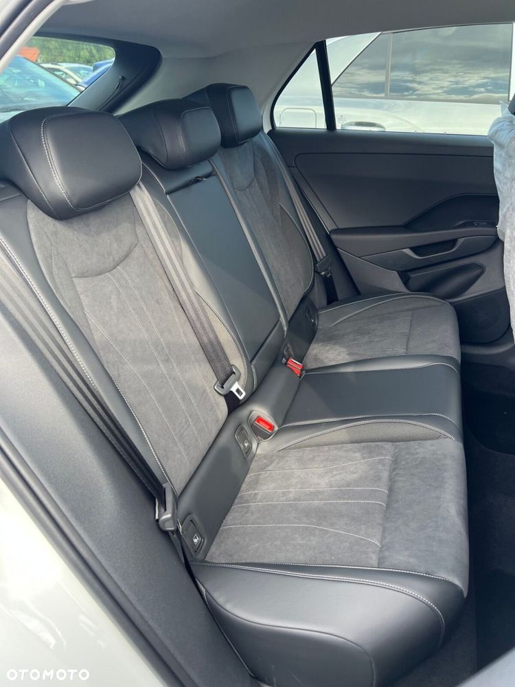 Volkswagen T-Roc 1.5 eTSI Style DSG - 6