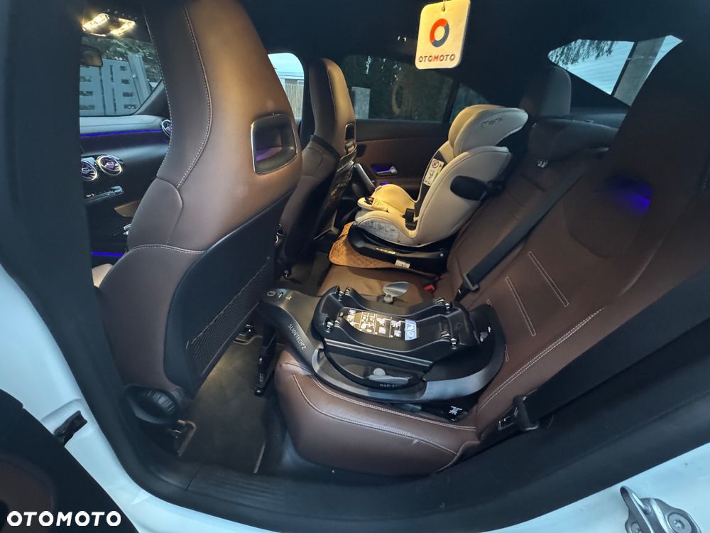 Mercedes-Benz CLA 220 4-Matic AMG Line 7G-DCT - 9
