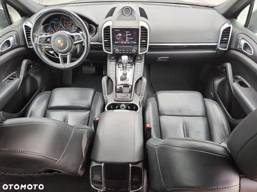 Porsche Cayenne Standard - 8