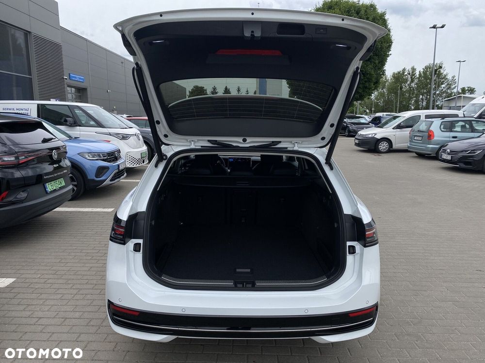 Volkswagen Passat Variant 2.0 TDI SCR 4Mot Elegance DSG - 37