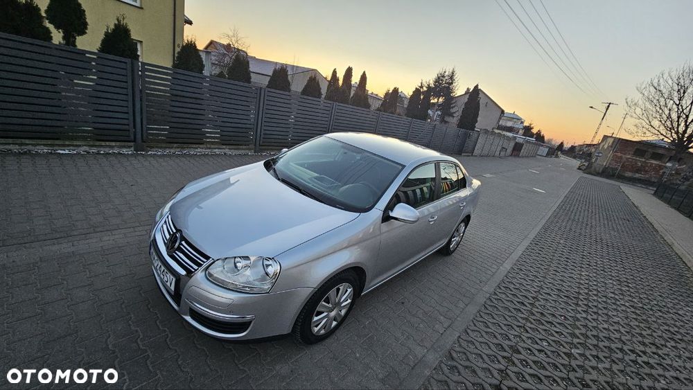 Volkswagen Jetta - 16