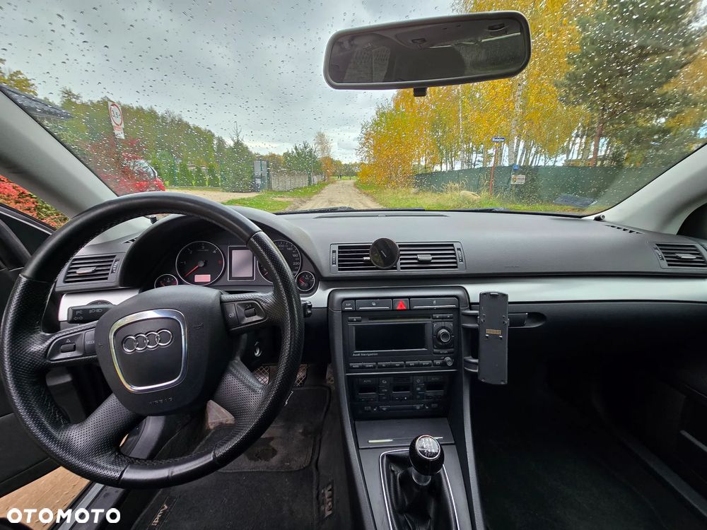 Audi A4 Limousine - 16