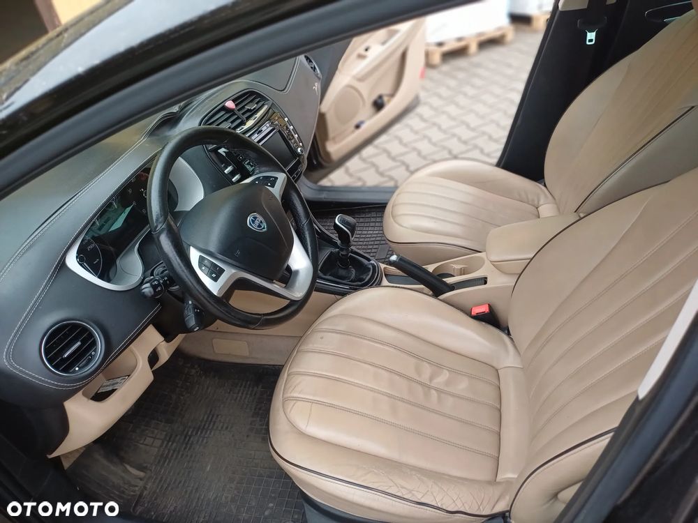 Lancia Delta 2.0 MJ Platino - 9