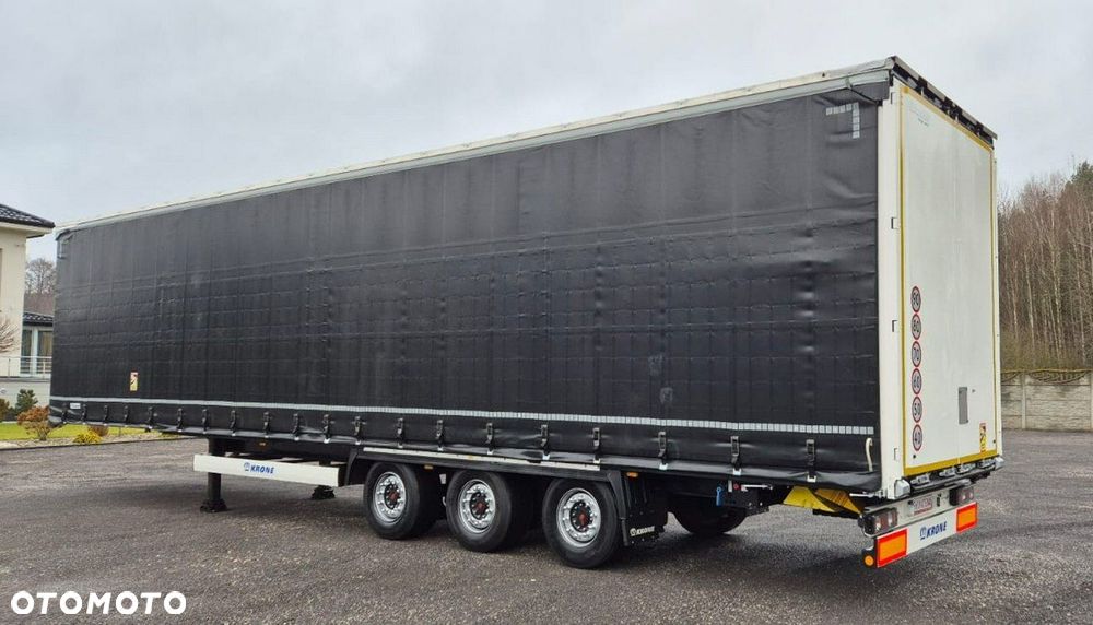 Krone Firana Mega, Dach podnoszony - 10