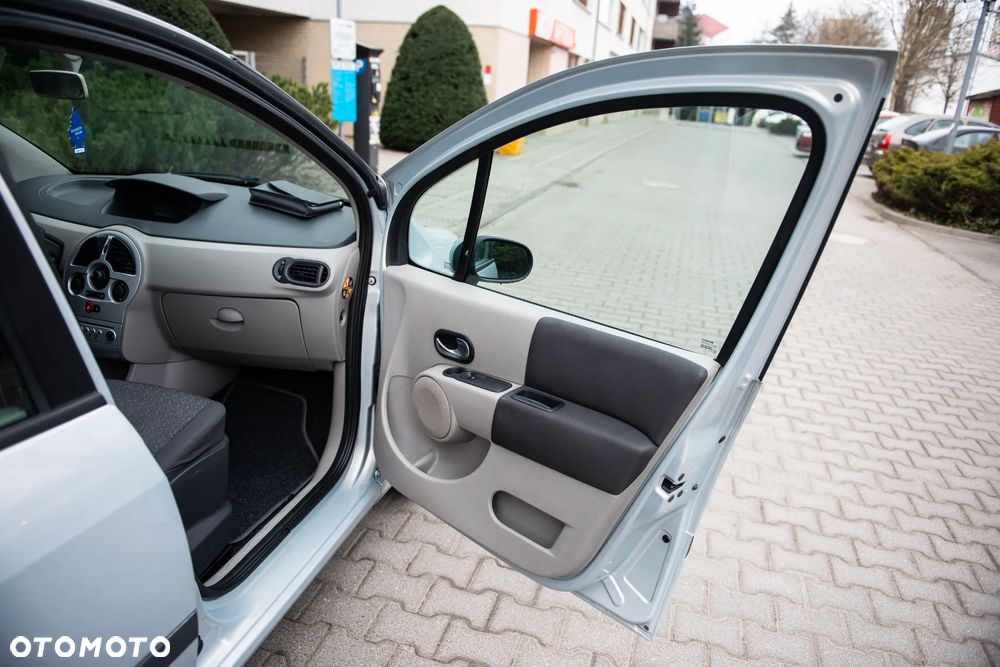 Renault Modus 1.2 16V Dynamique - 25
