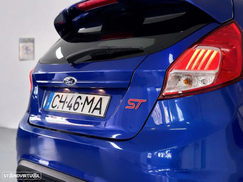 Ford Fiesta 1.6 EcoBoost c/ Pack Pele Desportiva ST - 18