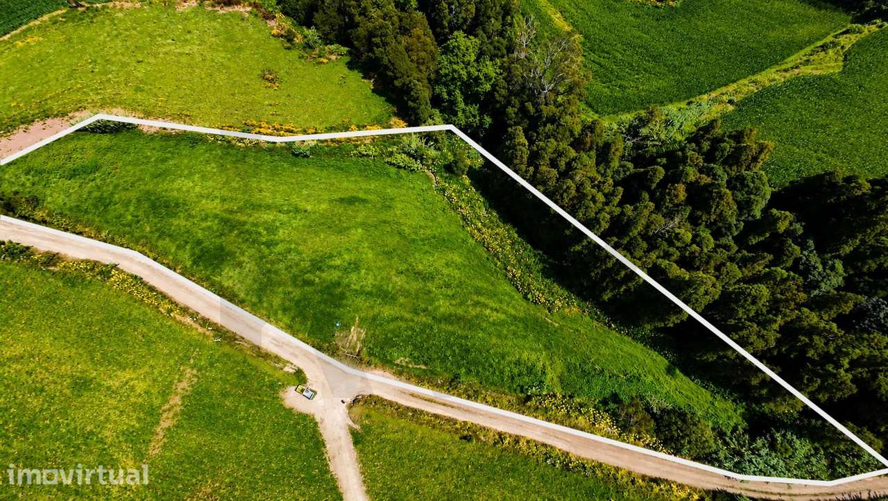 Terreno rústico com 7.120 m2 e vista mar – Remédios, Ponta Delgada - Grande imagem: 2/11
