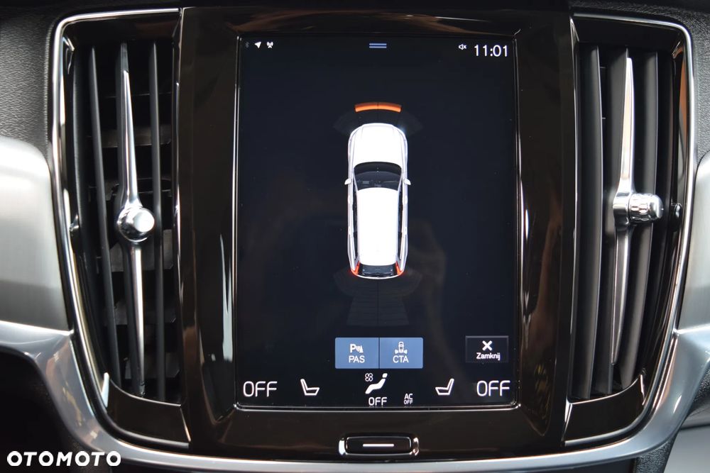 Volvo V90 D3 Momentum Pro - 24