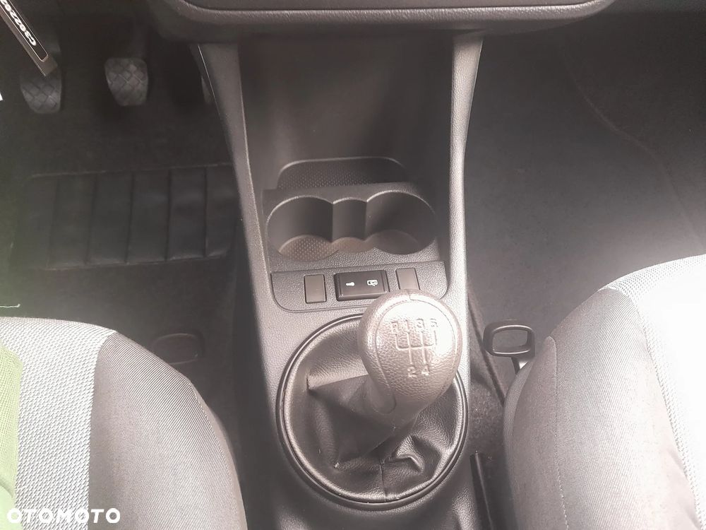 Skoda Fabia 1.2 HTP Elegance - 14