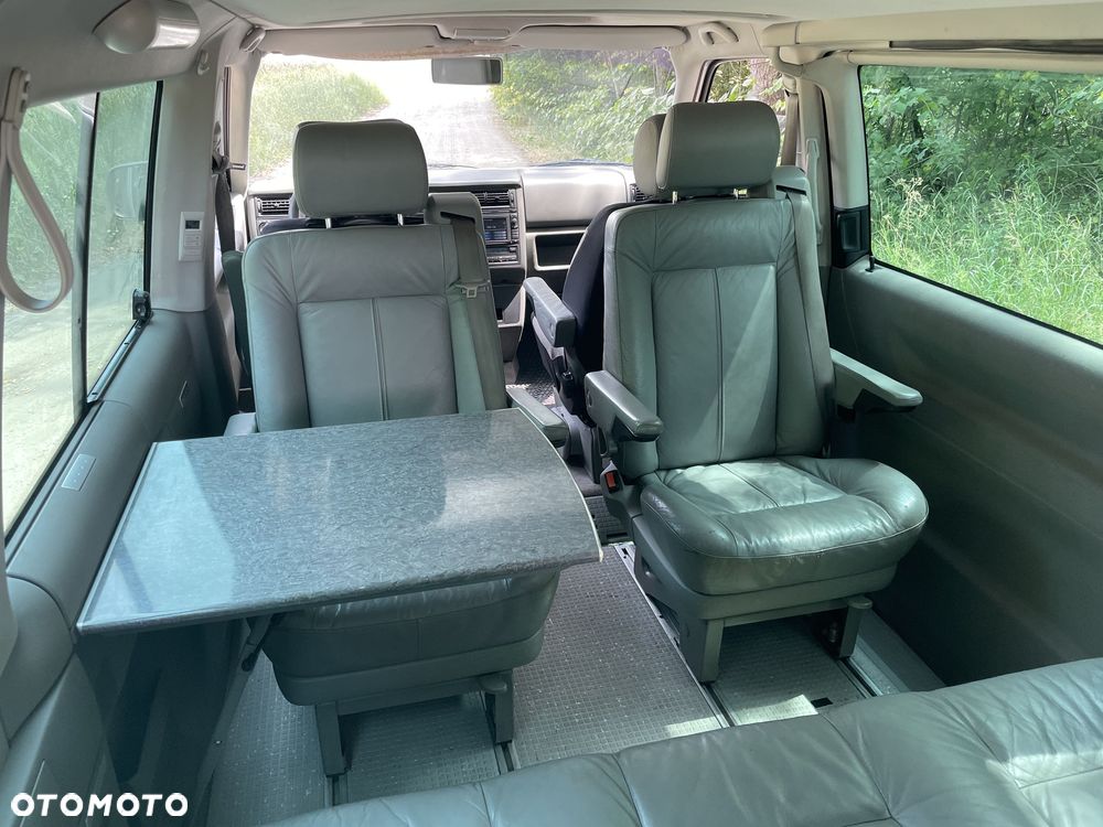 Volkswagen Multivan - 17