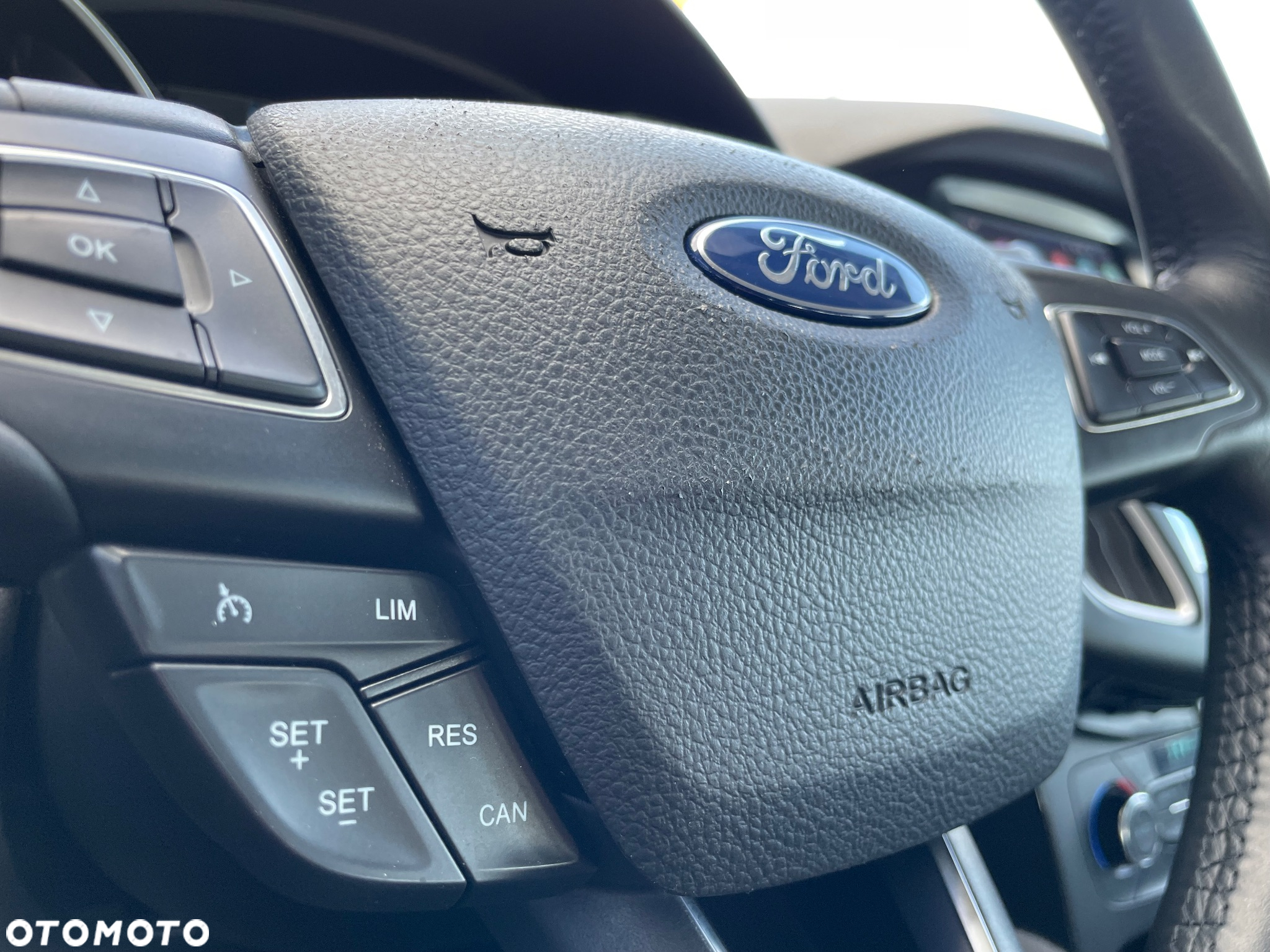 Ford Focus 1.0 EcoBoost Titanium - 18
