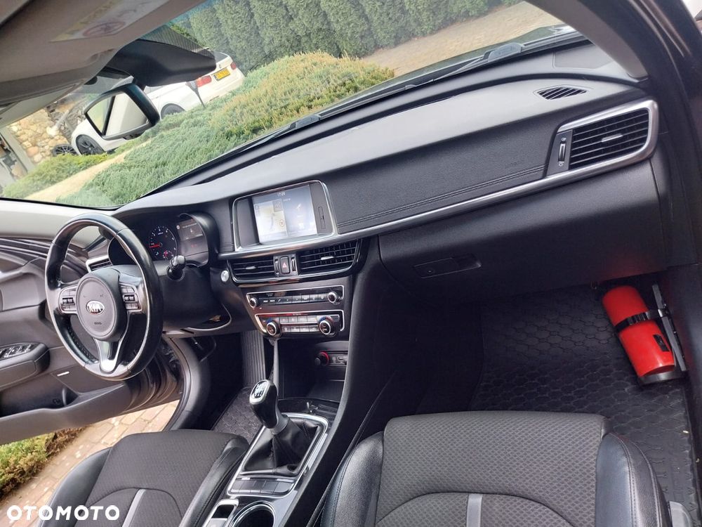 Kia Optima - 18