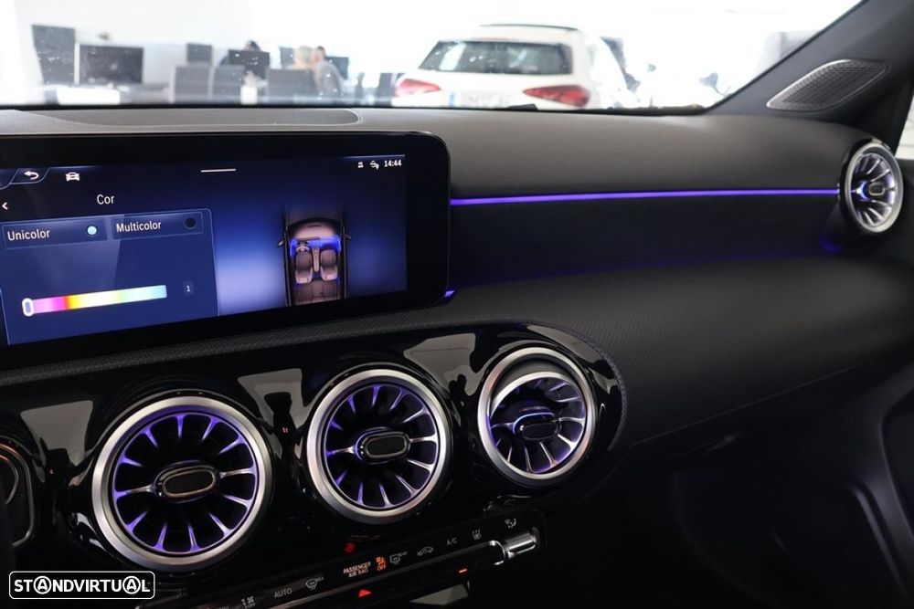 Mercedes-Benz A 250 e 8G-DCT AMG Line Advanced Plus - 27