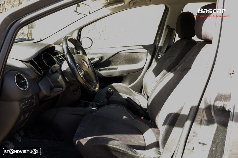 Fiat Punto 1.3 M-Jet Lounge S&S - 12