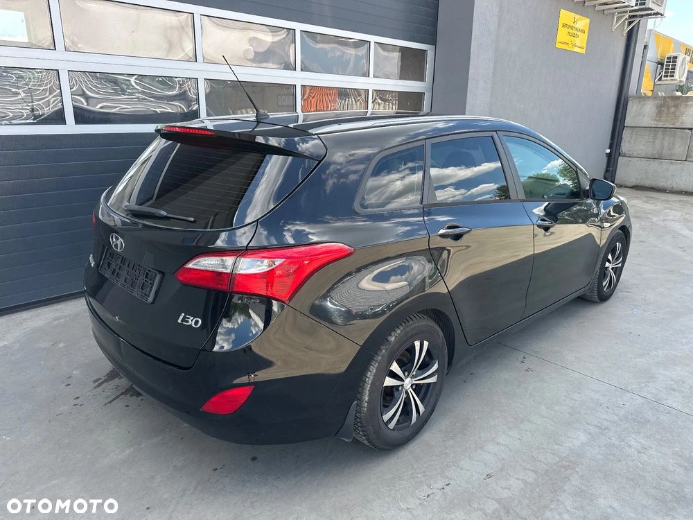 Hyundai i30 1.6 CRDi Classic + - 4