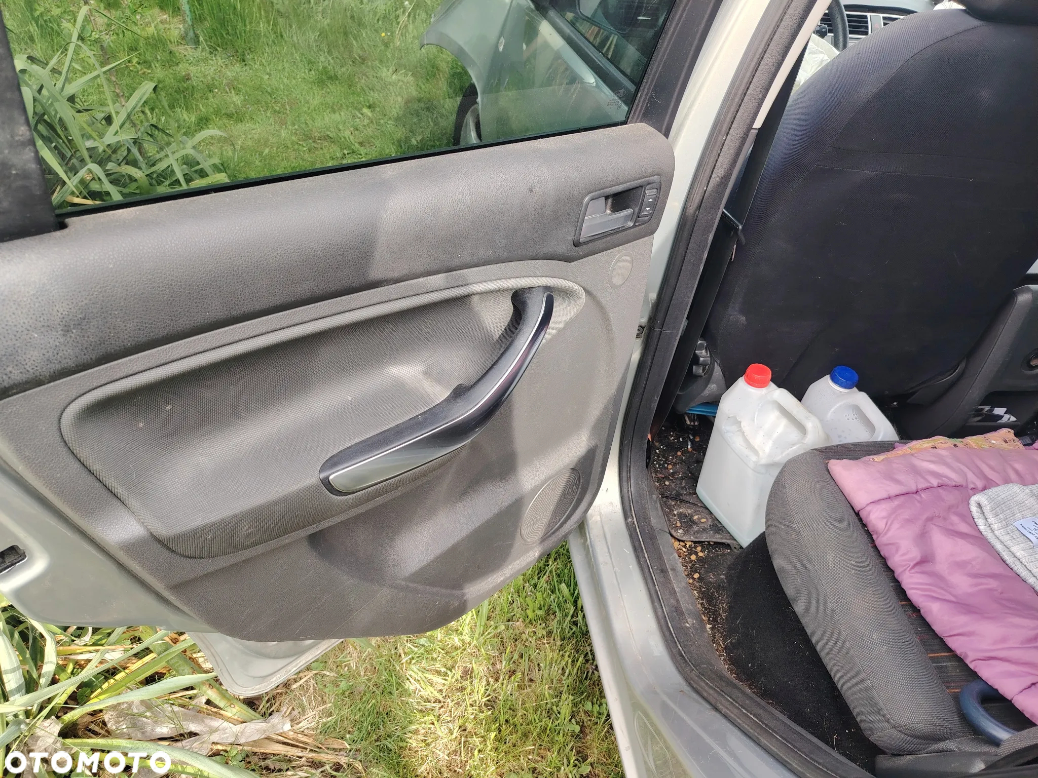 Uszkodzony Ford C-max 2009 1.6 - 5