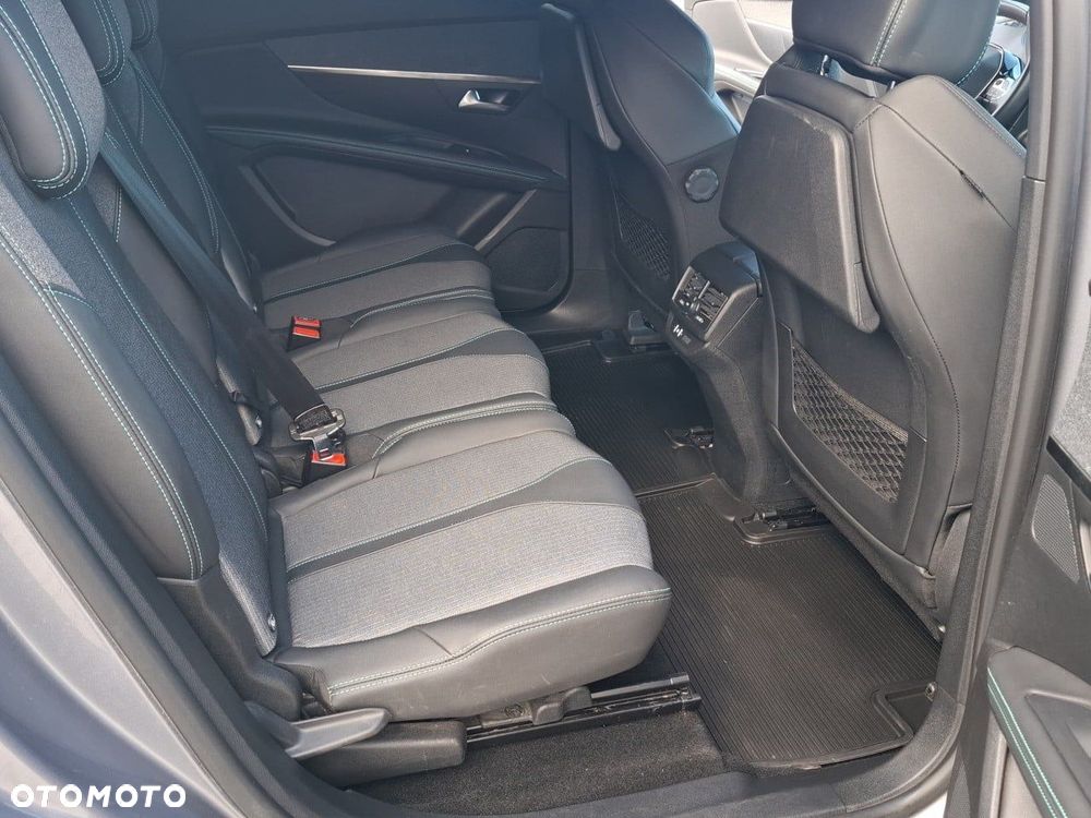 Peugeot 5008 1.2 PureTech mHEV Allure Pack S&S e-DCS6 - 26