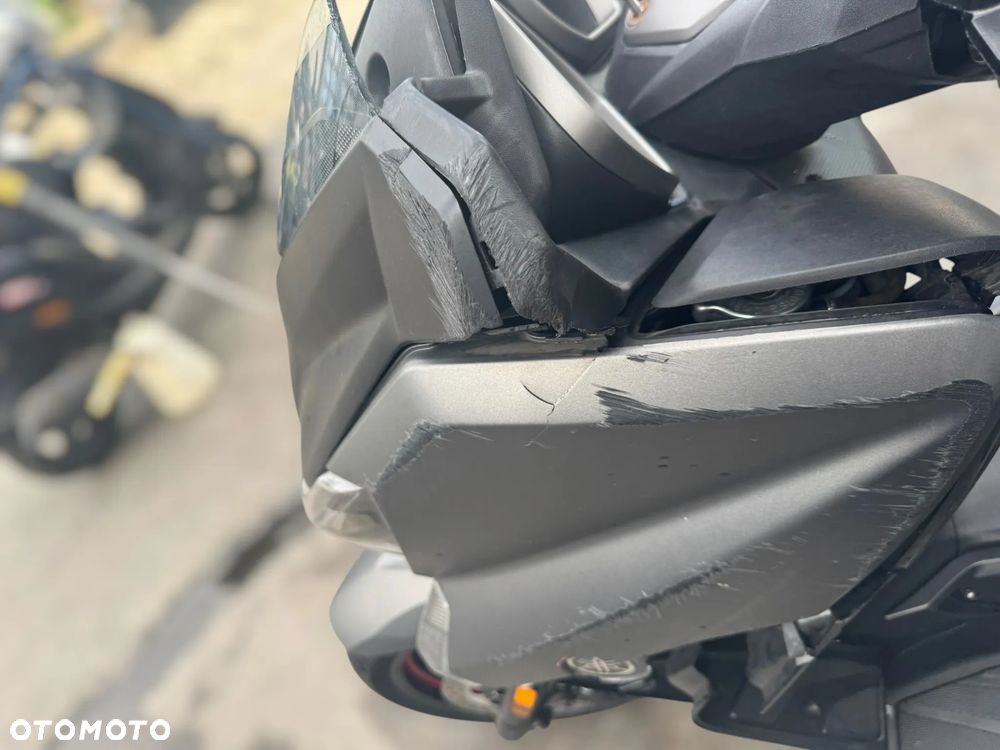 Yamaha X-max - 17