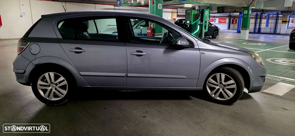 Opel Astra 1.7 CDTI Cosmo - 4