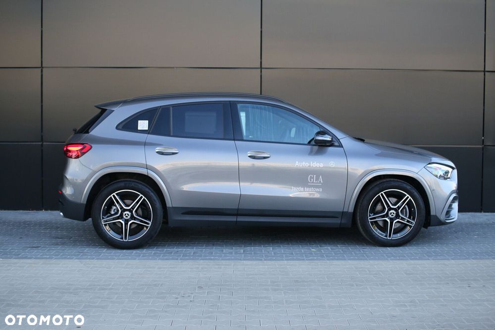 Mercedes-Benz GLA - 5