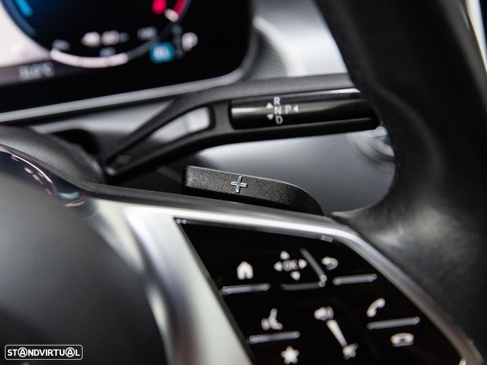 Mercedes-Benz C 300 e 9G-TRONIC Avantgarde Advanced — fotografia 17