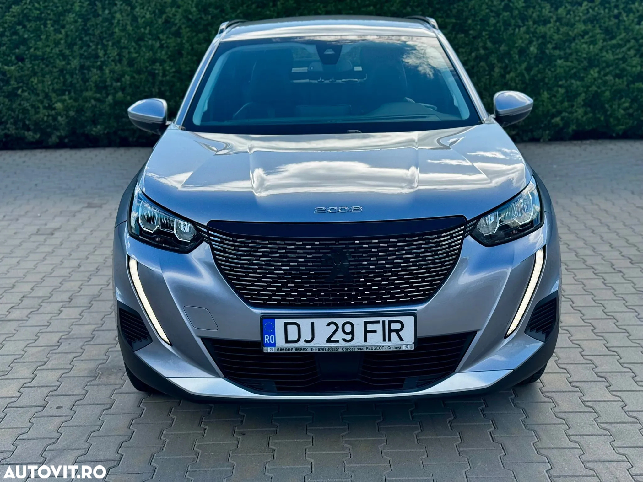 Peugeot 2008 1.2 L PureTech STT Allure - 9