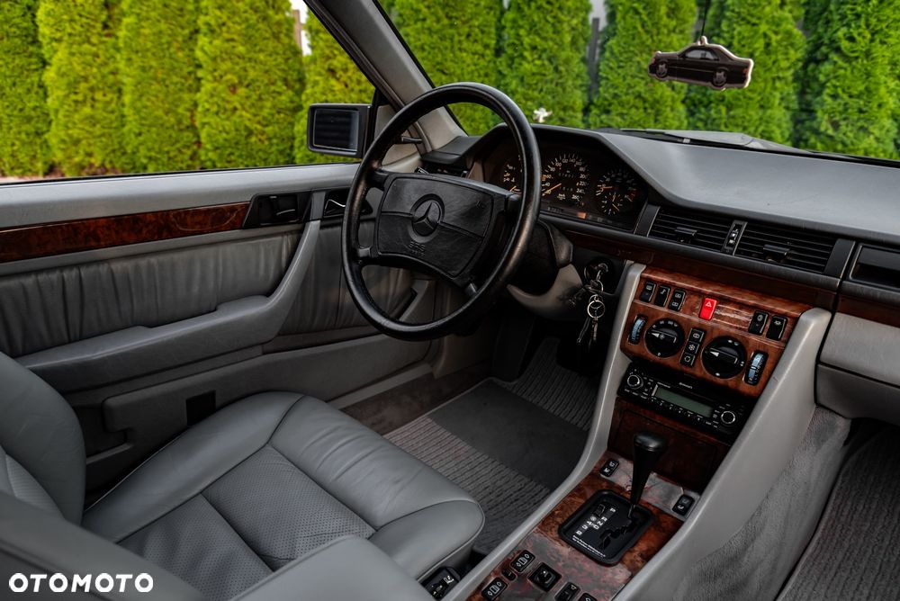 Mercedes-Benz W124 (1984-1993) - 33
