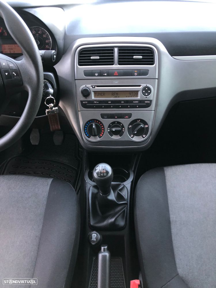 Fiat Punto 1.3 M-Jet Lounge S&S - 18
