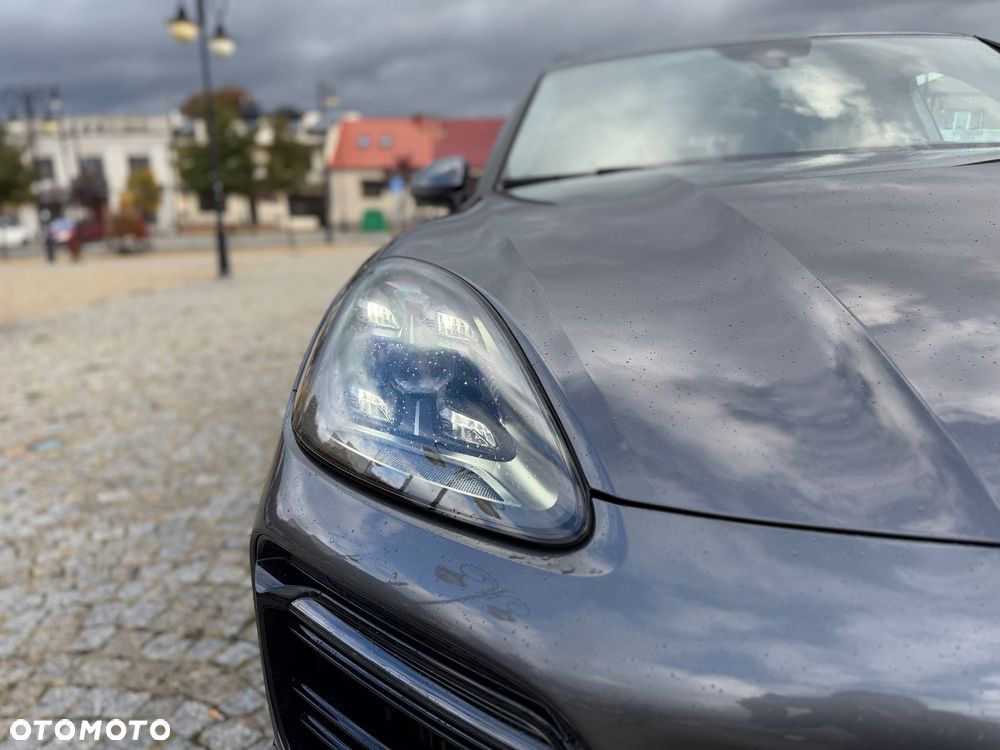 Porsche Cayenne - 7