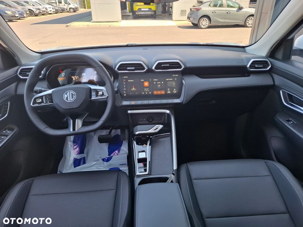 MG ZS Hybrid+ - 12