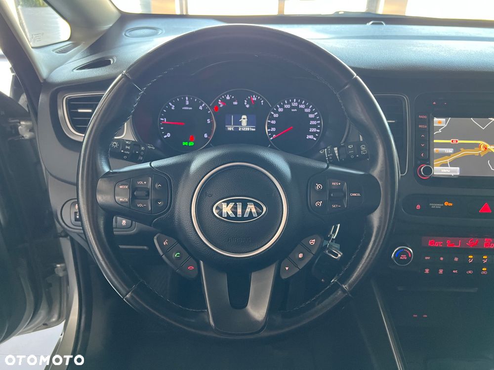 Kia Carens - 15
