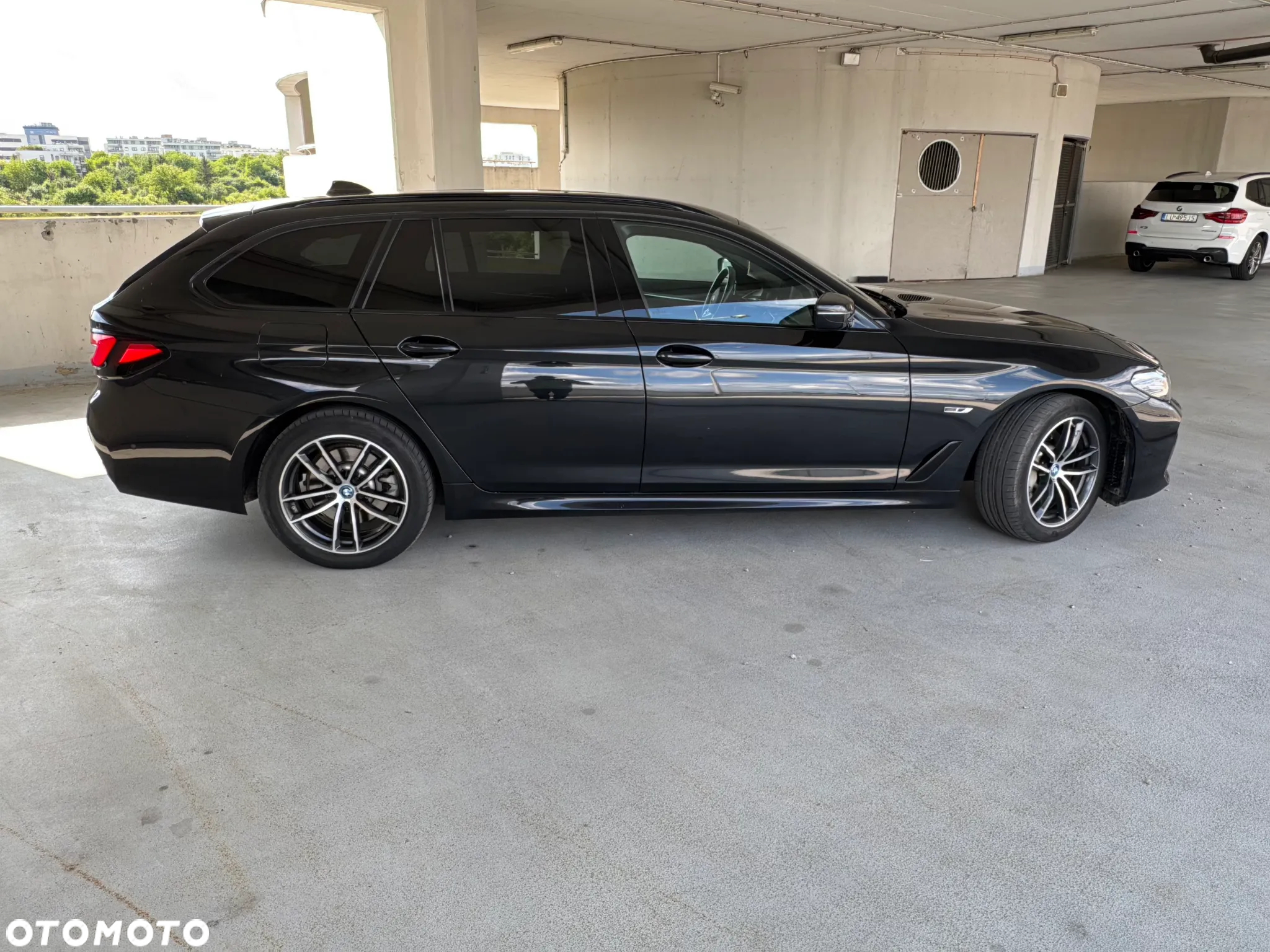 BMW Seria 5 530e xDrive M Sport sport - 3
