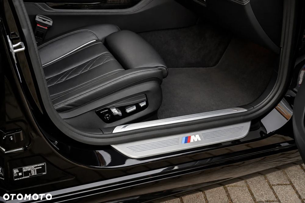 BMW Seria 7 - 29