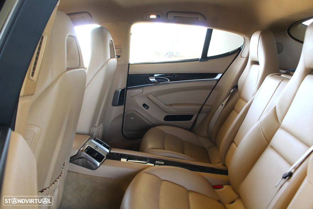 Porsche Panamera Platinum Edition - 36