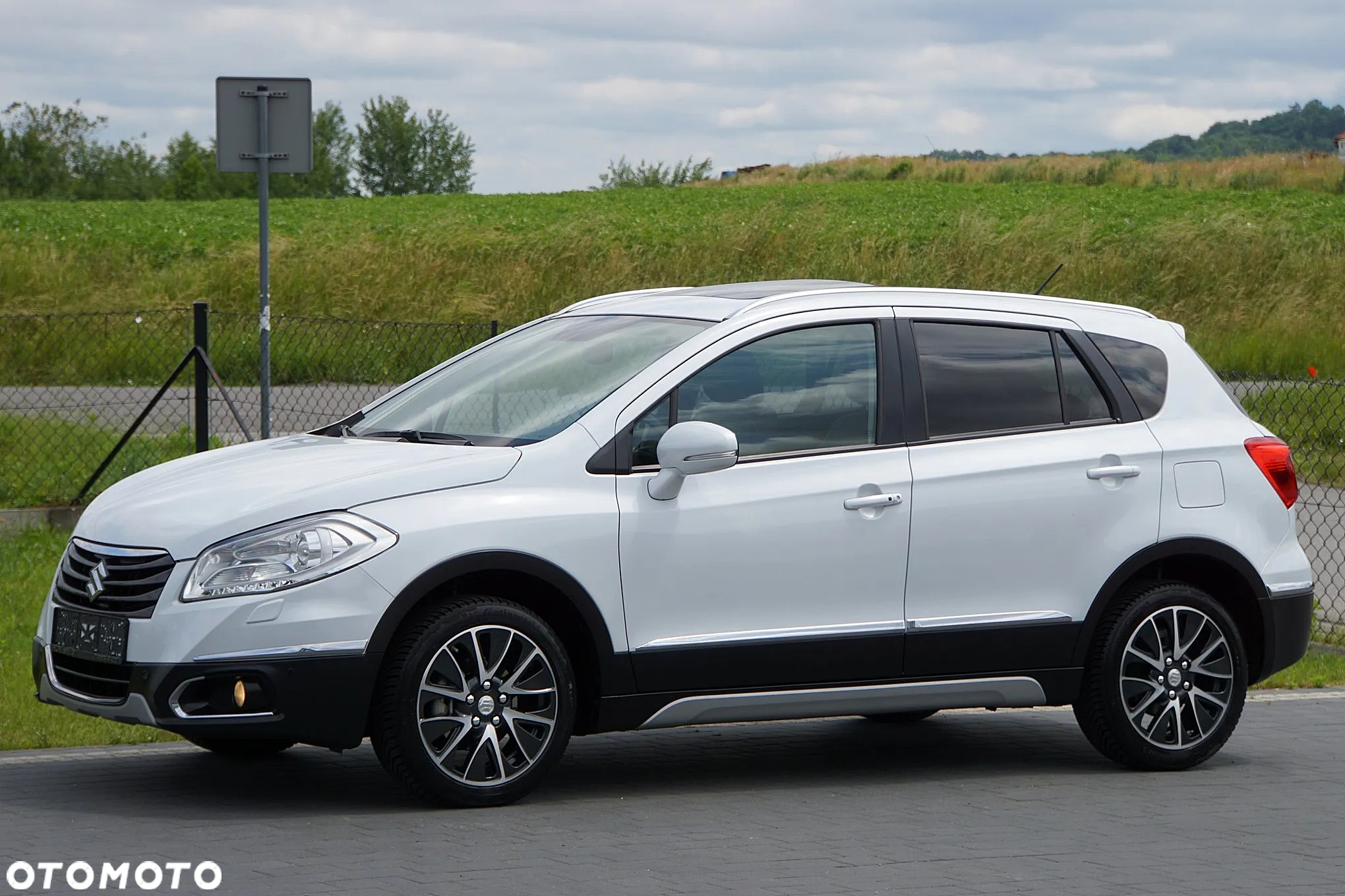 Suzuki SX4 S-Cross 1.6 VVT 4x4 limited+ - 11