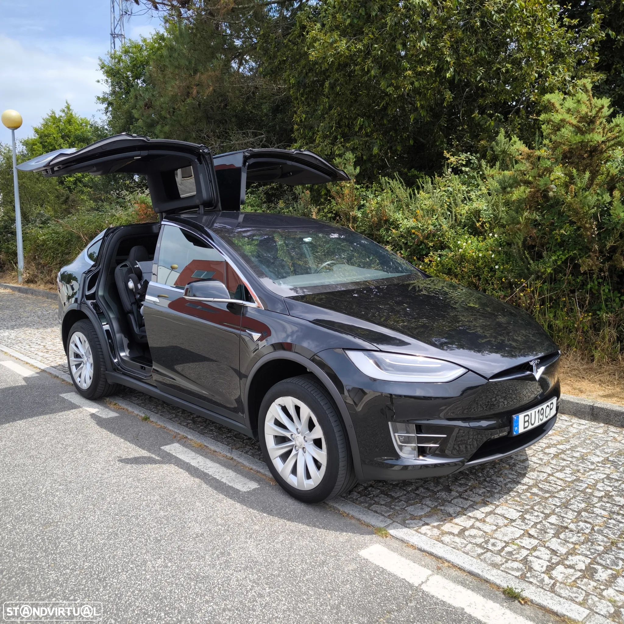 Tesla Model X - 1