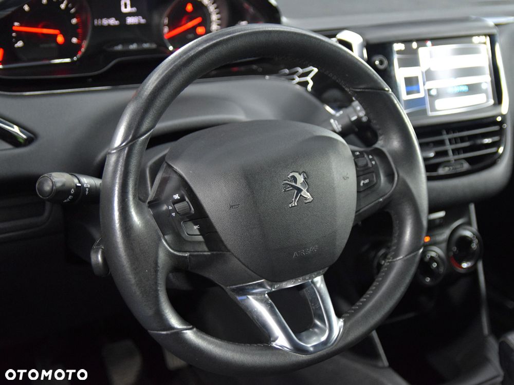 Peugeot 208 - 16