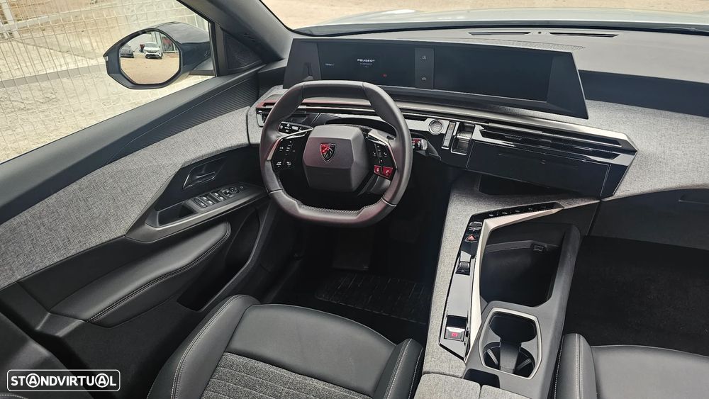 Peugeot 5008 1.2 Hybrid Allure e-DCS6 - 19