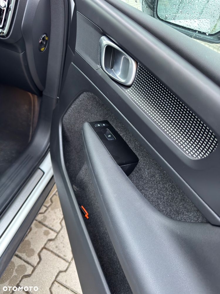 Volvo XC 40 T5 Plug-In Hybrid Plus Dark - 12