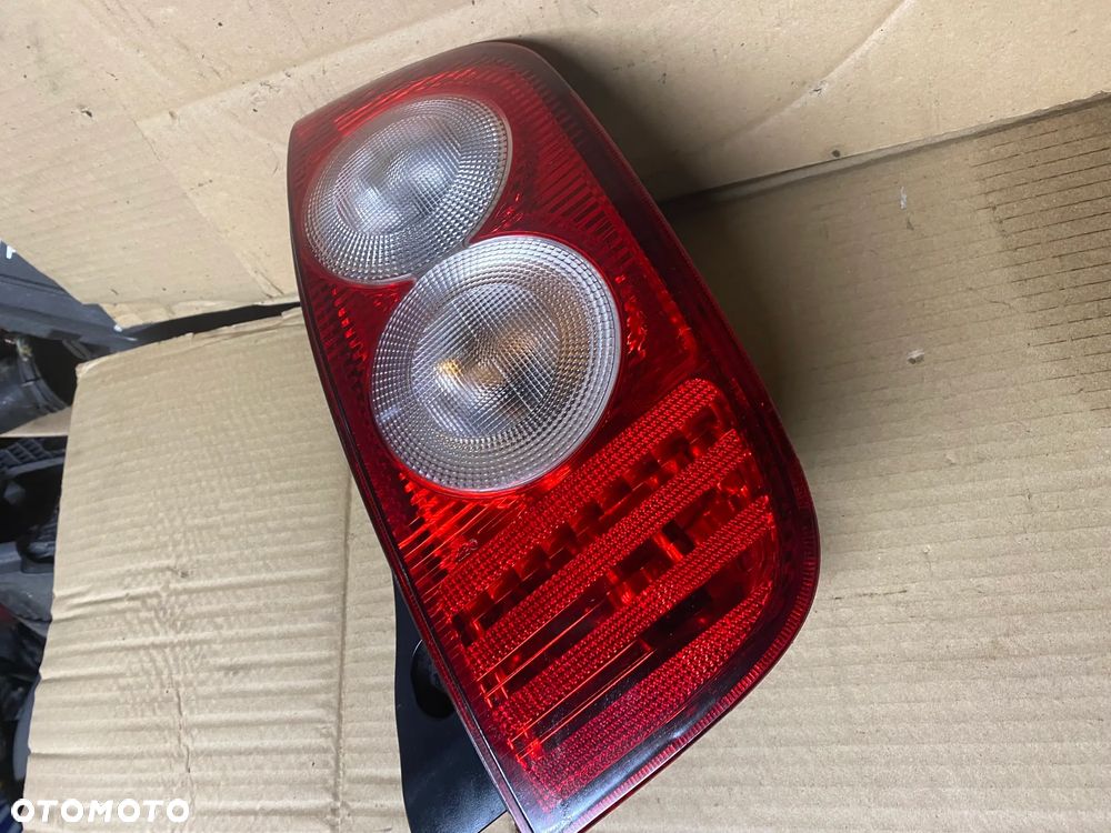 LAMPA TYLNA PRAWA LIFT NISSAN MICRA K12 - 2